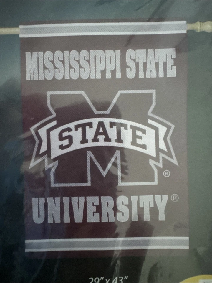 "Bandera premium 29"" X 43"" Mississippi State University Bulldogs" Foto 2 de 4