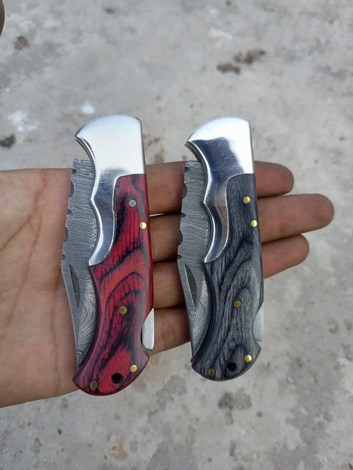 Navaja de bolsillo de acero Damasco hecha a mano 30 personalizada con funda Foto 4 de 4