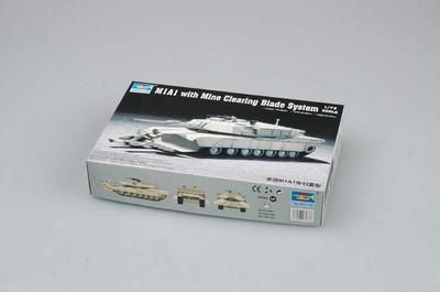 Trumpeter 1/72 07277 M1A1 with Mine Clearing Blade System