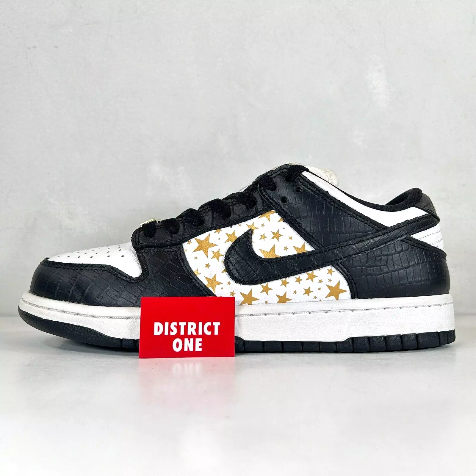 Supreme x Nike Dunk Low OG SB QS Stars Noir 2021   Taille 6,5   DH3228 102