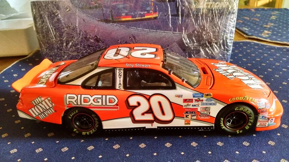 1999 Tony Stewart SelectNet Elite Orange Home Depot 1/24 ROOKIE S249903308-1 - Image 2 of 4