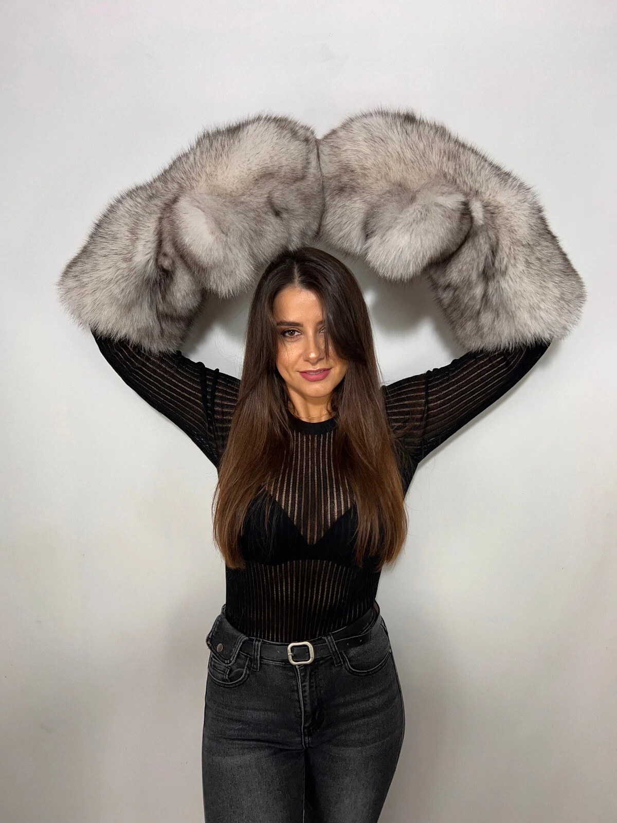 Huge Fox Fur Long Mittens Saga Furs Natural White Fur Elbow Length Winter Gloves