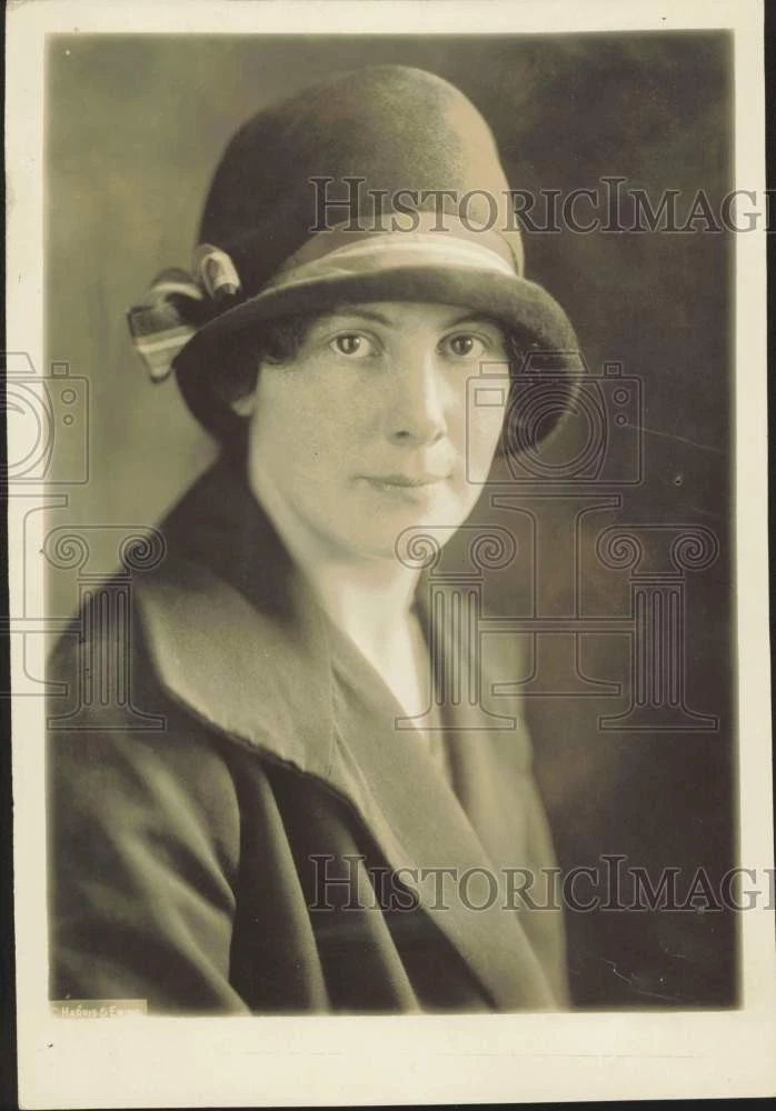 1927年 プレス写真 イシュベル・マクドナルド、ラムゼイ・マクドナルド首相の娘 - 画像1/2