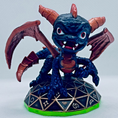 Skylanders Spyro Purple Dragon Activision 2011 Loose