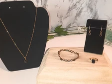 The Onyx Affair Jewelry SetThe Onyx Affair Jewelry Set