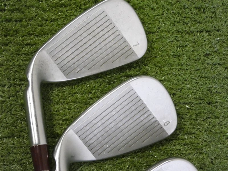 PING G Le2 Womens Irons 7-9 (No P Wedge) ULT 240 Lite Ladies Graphite Black Dot  - Image 4 of 4