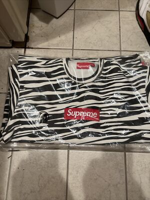 Supreme Box Logo Bogo Crewneck (FW22) Brand New Zebra Supreme Box Logo Bogo Crewneck (FW22) Brand New Zebra