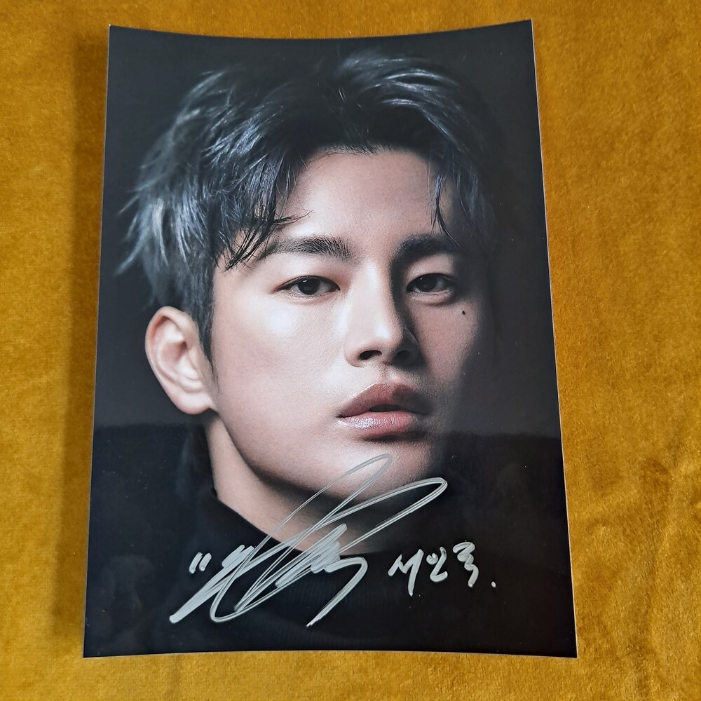 ソイングク　写真集　seoci 2017 ステッカー付　seoinguk Amazon.co.jp: ソ・イングク SEO INGUK ソイングク グッズ