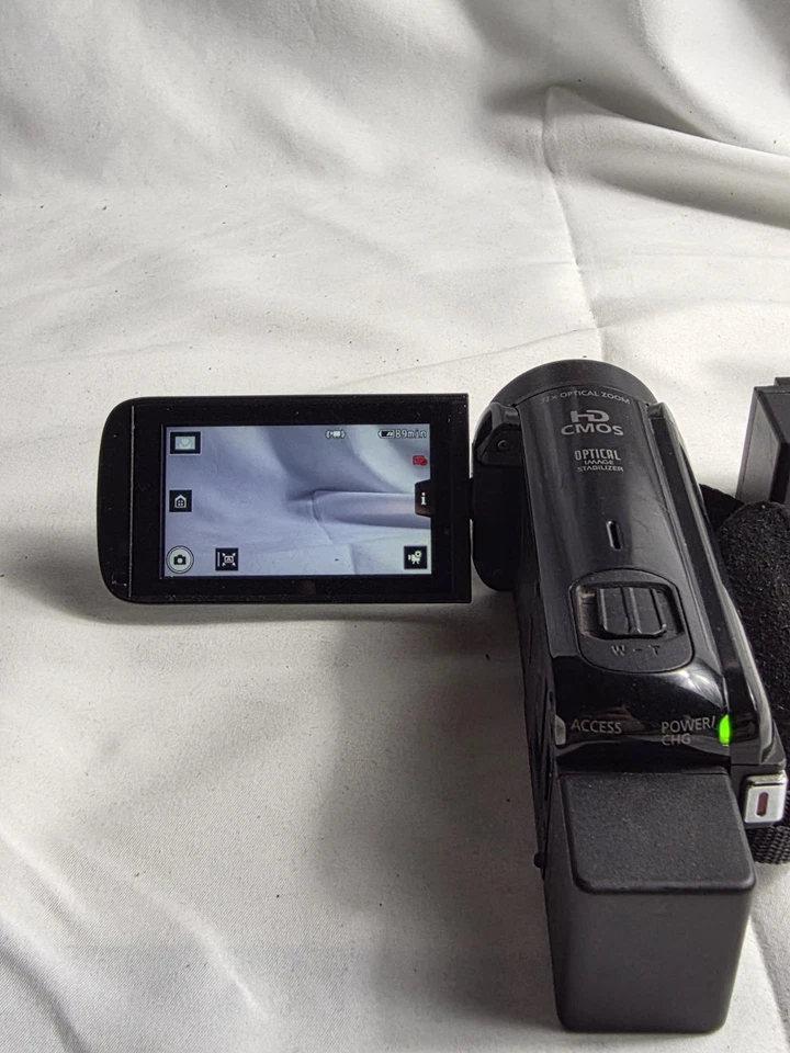 Canon Vixia HF R700 HD CMOS 32x Optical Zoom Compact Digital Camera No Charger  - Image 3 of 4