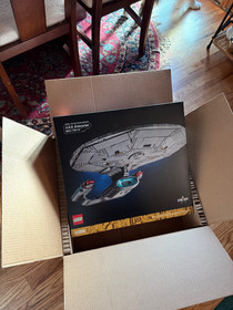 Lego 10356 Star Trek: U.S.S. Enterprise NCC-1701-D  Set Icons New In Box