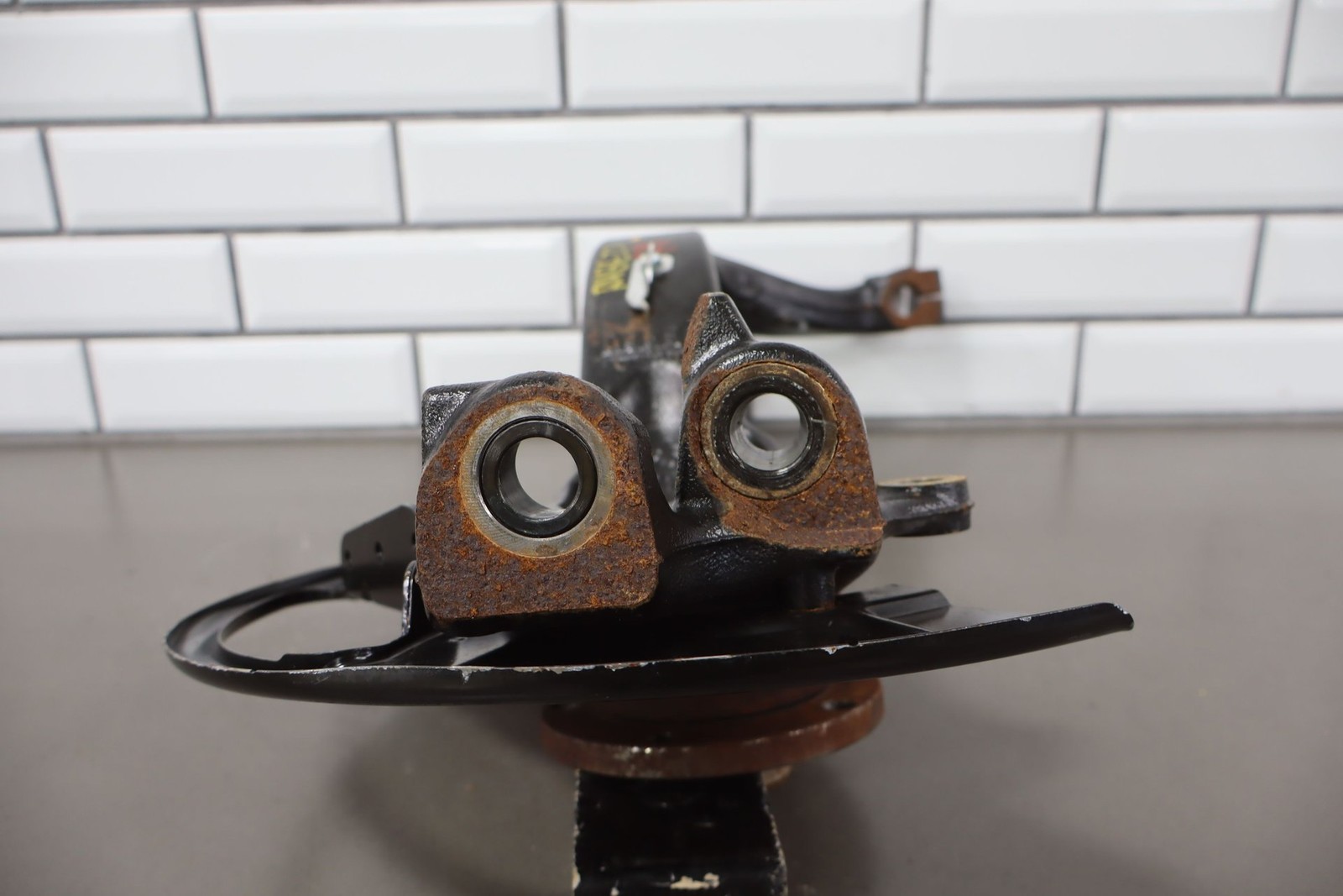 Bentley Continental 2004 Front Right Steering knuckle