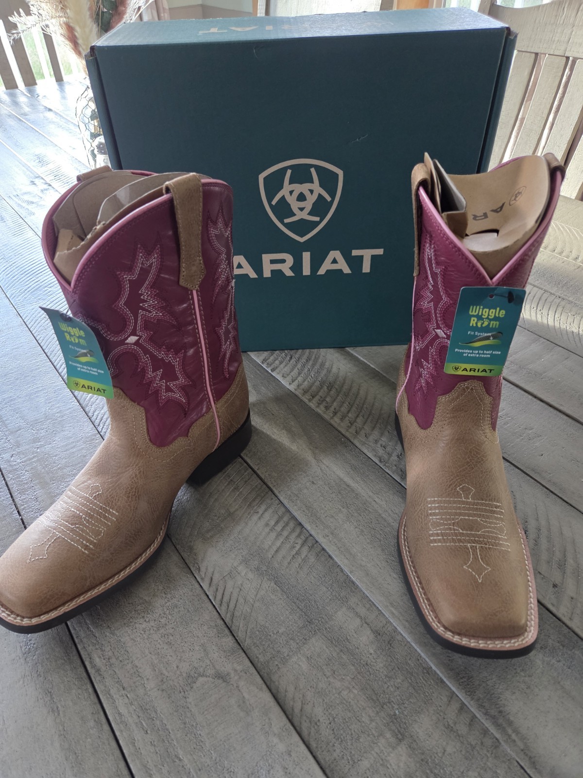 Youth Size 5 Girls Ariat Boot