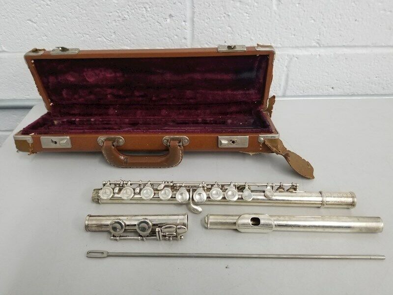 Selmer Signet flute with case, USA. Acceptable Condition | eBay Selmer Signet flute with case, USA. Acceptable Condition | eBay