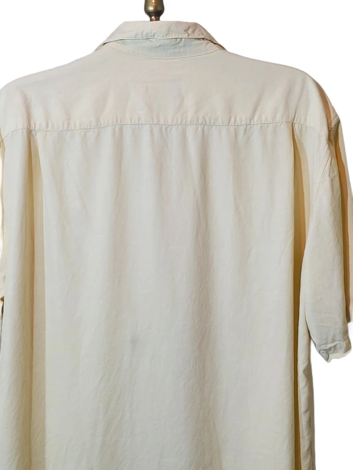 CAMISA DE RAYÓN HAWAIANO BORDADA S/S AMARILLA EDICIÓN QUIKSILVER PARA HOMBRE - XL -  Foto 2 de 4