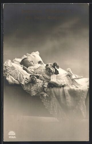 Foto-AK R & K / L Nr. 5516/6: Kleinkind liegt in seinem Bettchen, Glückwunsch z  - Bild 1 von 2