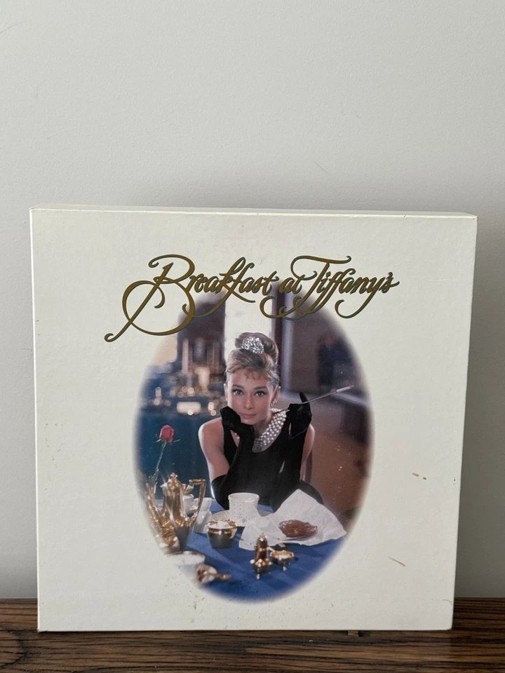 Breakfast at Tiffany’s Collector’s Edition LaserDisc Box Set 1415/5000 Complete - Image 2 of 4
