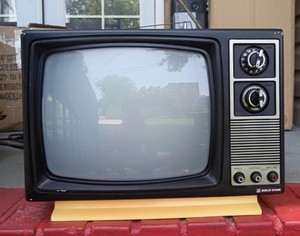 GoldStar Vintage CRT Television Black/Silver Rotary Dial Knob Front Controls