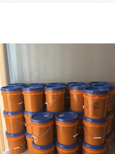 5 Gallons Liquids Detergent, Green, Orange, Tide