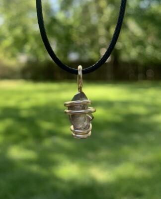 Handmade Super Seven Melody Stone Crystal Gold Tone Wire