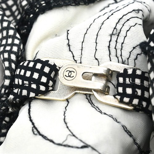 Chanel Collarless Cardigan Black 04P #36 143986 - Picture 6 of 10