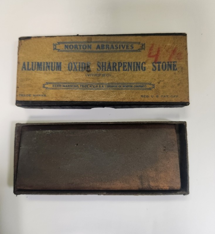 Vintage Antique NORTON ABRASIVES ALUMINUM OXIDE SHARPENING STONE Tool...