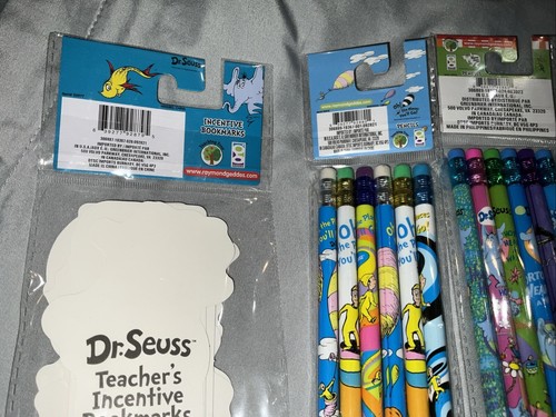 DR. SEUSS BUNDLE 4 PACKS PENCILS, 2 SHARPENERS, 8 BOOKMARKS, 2 PACKS ERASERS NEW - Foto 11 di 24