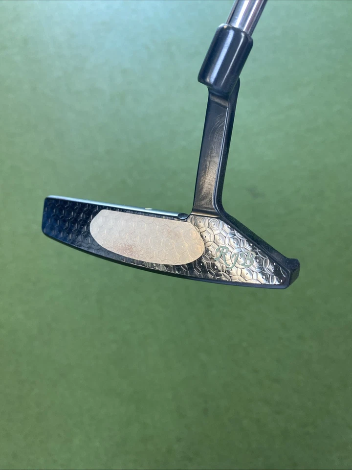 RJB Bettinardi BB10 White Lightning 32.5” Blade Putter  - Image 4 of 4