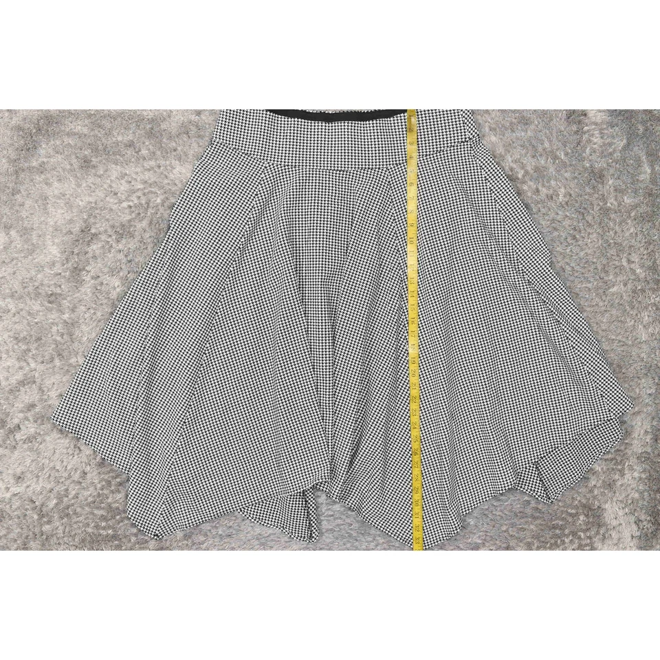 Falda acampanada asimétrica geométrica negra Lane Bryant Plus 18/20 rayón Foto 2 de 4