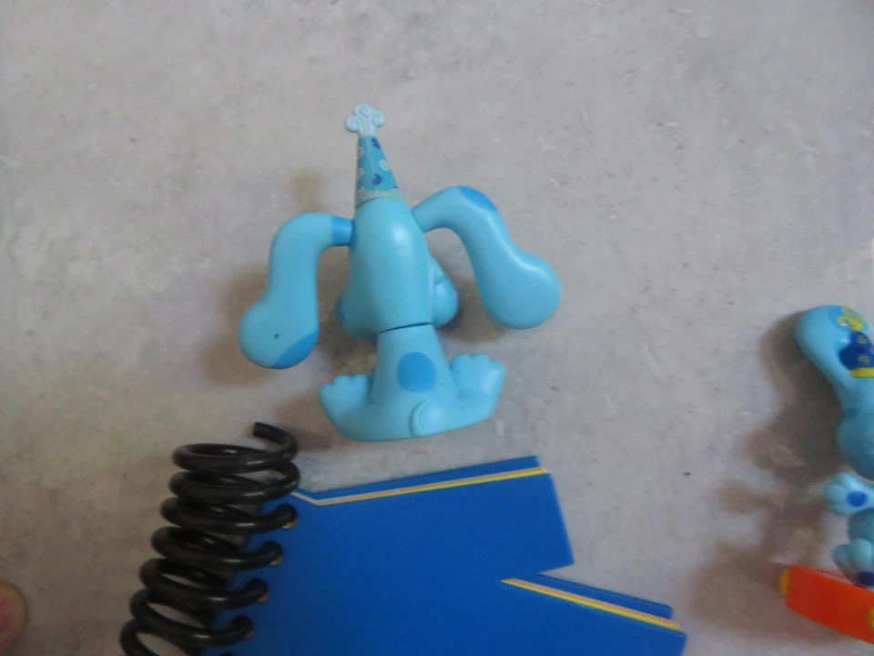 Cuaderno Camisa Dandy Práctica Joe’s de Colección Blues Clues y 2 Figuras Azules Foto 4 de 4