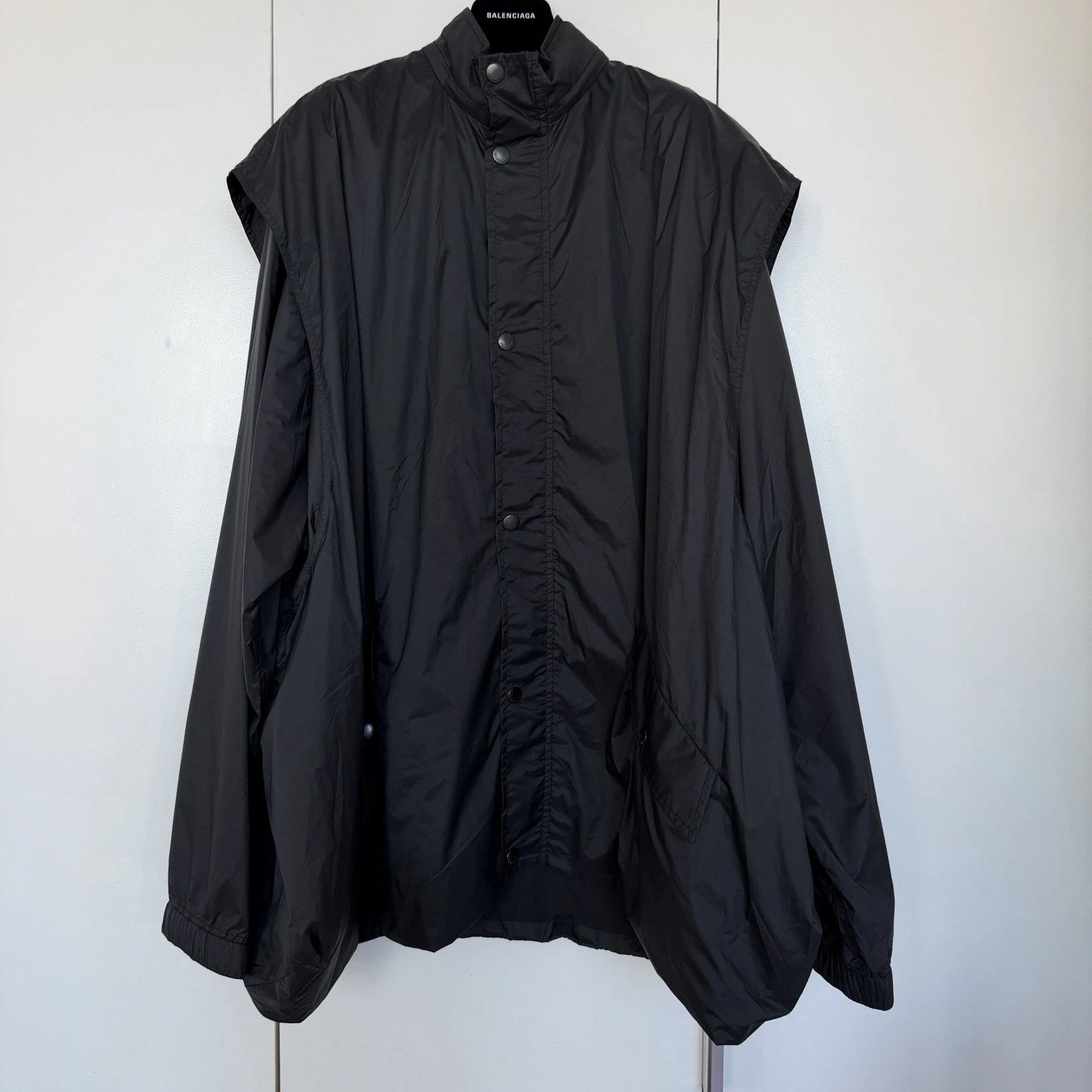 Balenciaga Oversized Windbreaker Jacket, Black Matte Nylon, Size S
Opens in a new window or tab