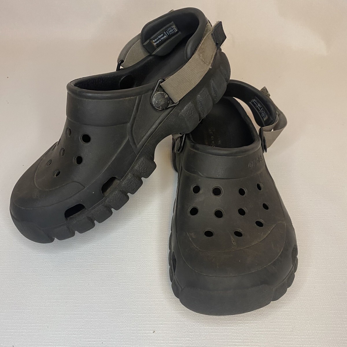Crocs Iconic Offroad Sport Black Clog Graphite Color Strap Crocs Iconic Offroad Sport Black Clog Graphite Color Strap