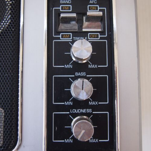 GE Superadio II portable AM/FM long-range radio broadcast receiver AC/DC - Picture 15 of 16