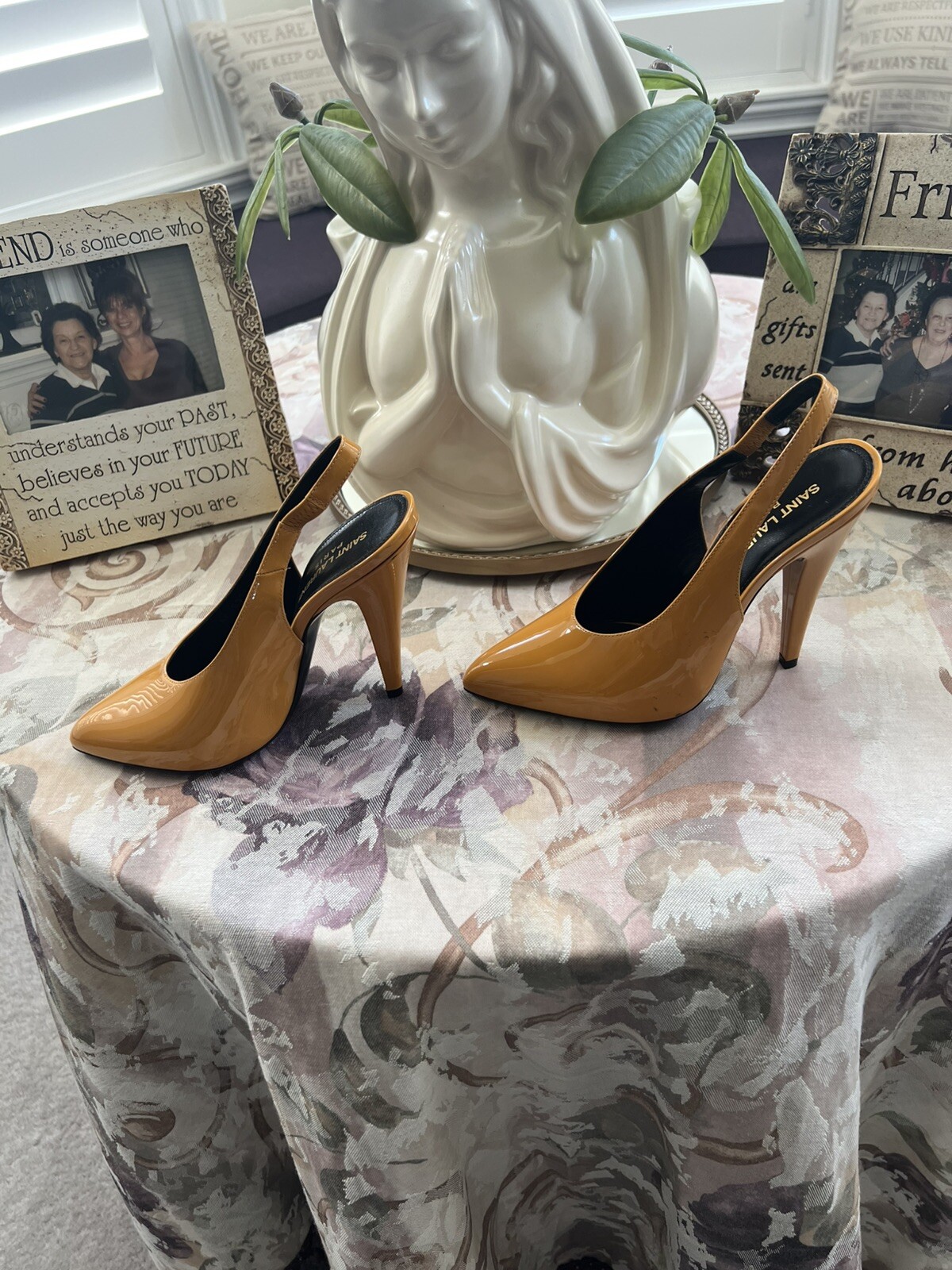 Saint Laurent Slingback 37 in vernice nuovo senza scatola
