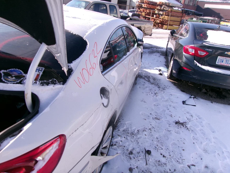 Vidrio delantero derecho usado para puerta delantera se adapta a: Volkswagen Cc 2010 delantero derecho grado A Foto 4 de 4