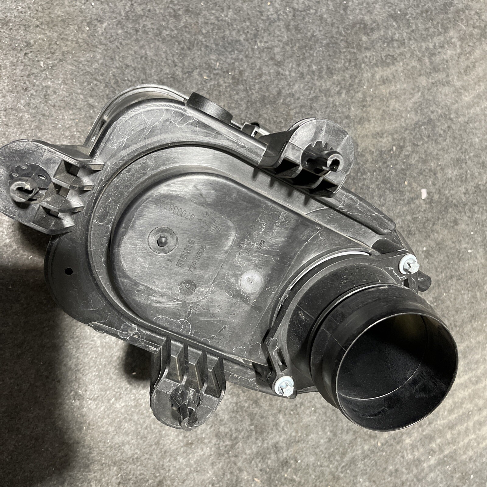 2014-2019 Maserati Ghibli Left Front Air Cleaner Box 72405505 14-19