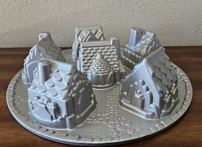 Nordic Ware Cozy Village House Baking Bundt Cake cup  Holiday/Xmas