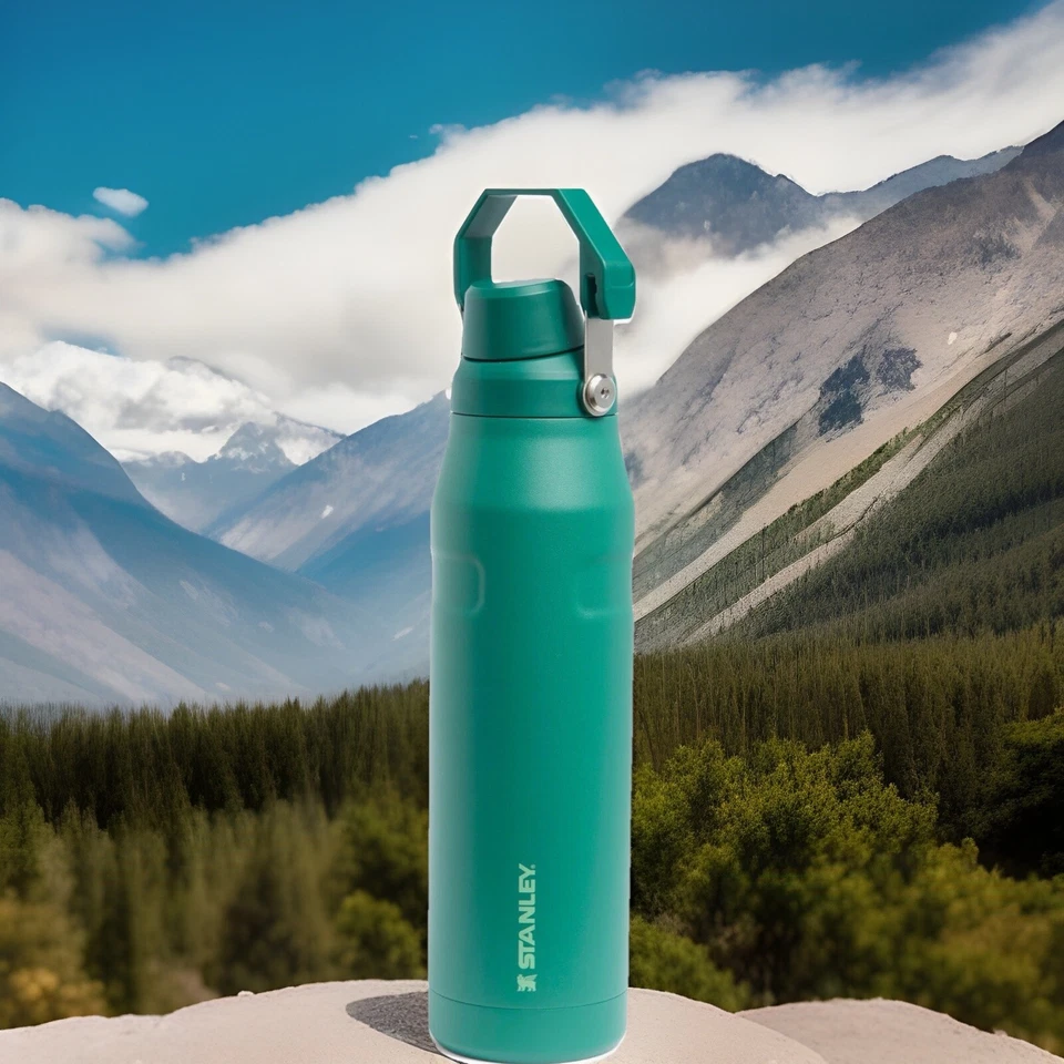 Stanley Water Bottle 36oz Green Aerolight - Image 3 of 3