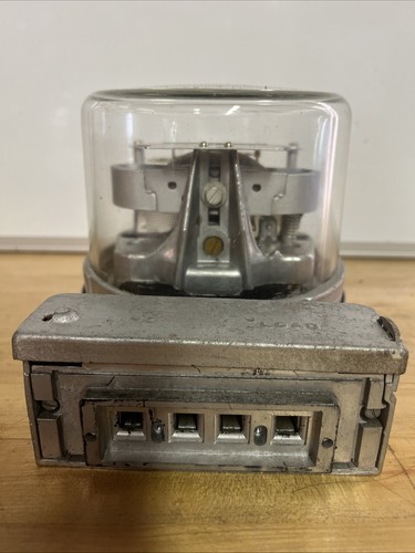 B&K 15 AMP240 Volt Single Phase Type 1-30A Watthour Meter - Picture 3 of 9