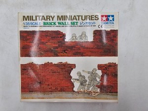 Tamiya Military Miniatures BRICK WALL SET Model  Scale 1/35