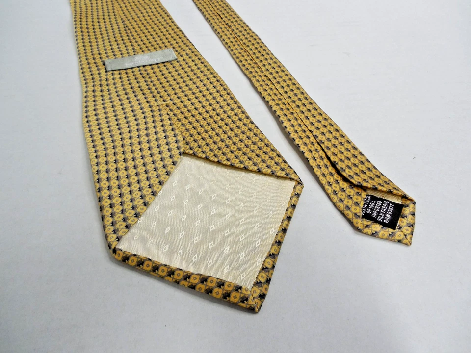 Stafford Executive 100% Silk Mens Neck Tie Geometric Gold /  60" x 3.75" - Image 3 of 4