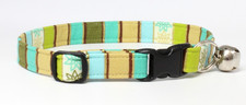 NEW HANDMADE BREAKAWAY SAFETY CAT COLLAR  Christmas Stars on Stripe