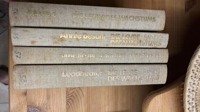 4 Bücher Esoterik - Annie Besant, I.K. Taimni, C.W. Leadbeater