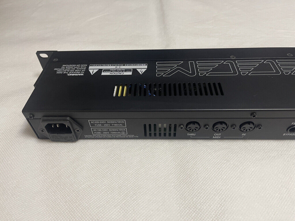 Excellent! ZOOM RFX-2200 Digital Reverb Multi Effects 1U Excellent! ZOOM RFX-2200 Digital Reverb Multi Effects 1U