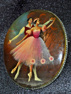 Fedoskino Russian Ballet Dancers Pin Mother of Pearl  Silver Brooch signed