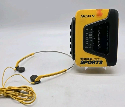 Vintage Sony Sports FM/AM Radio Cassette Walkman WM-AF59 w/ MDR-W15 Headphones