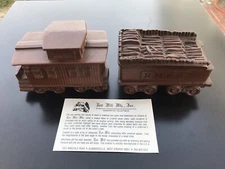 1991/92 Red Mill MFG Hand crafted wooden train Cars -G