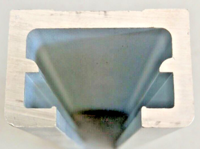 001MAM613 ALUMINUM PROFILE CAM CONSTRUCTION DOORS AND FIXTURES. Price per meter.