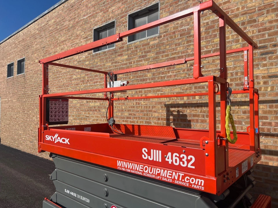 Elevador de tijera Skyjack SJIII 4632 restaurado - eléctrico | altura de plataforma de 32 pies Foto 4 de 4