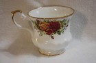 Vintage Queen's FBC Red & Yellow Rose Teacup & Saucer — photo 3