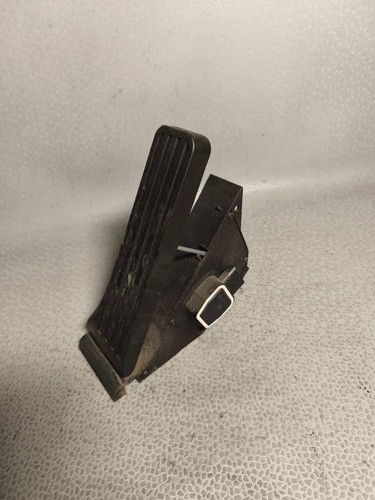 MERCEDES-BENZ E W212 Gaspedal A2043000004 3.00 Diesel 195kw 2011 33889195